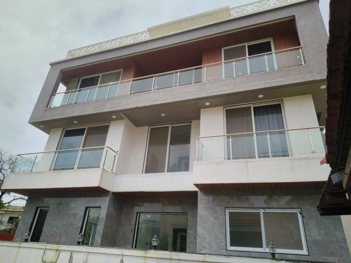 Completed residential exterior renovation by Royal Contractor
