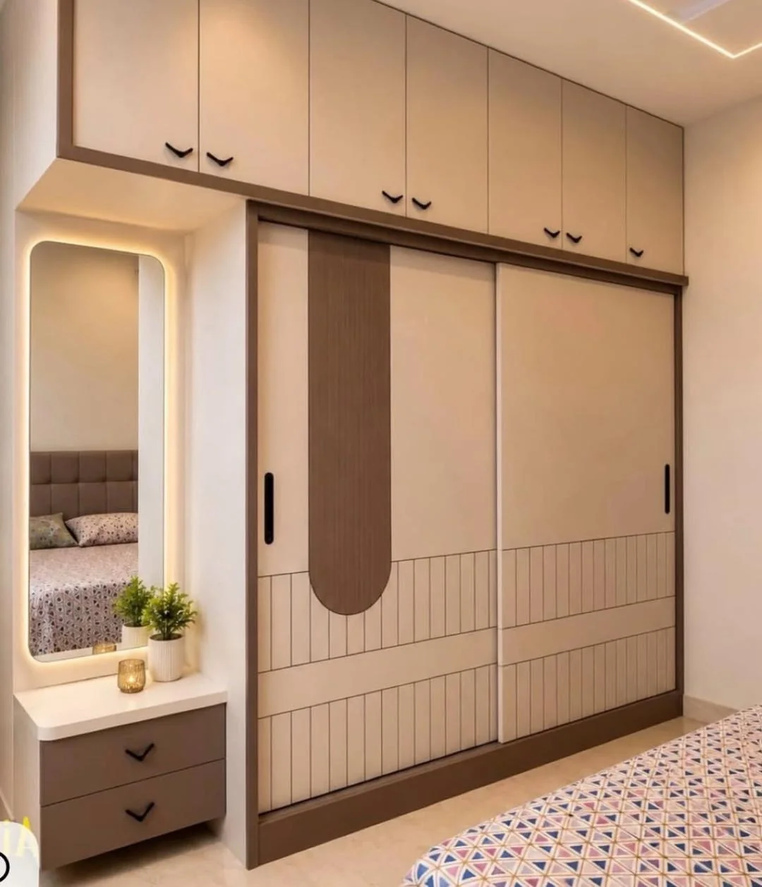 Custom wardrobe and dressing unit, completed project photograph by Royal Contractor